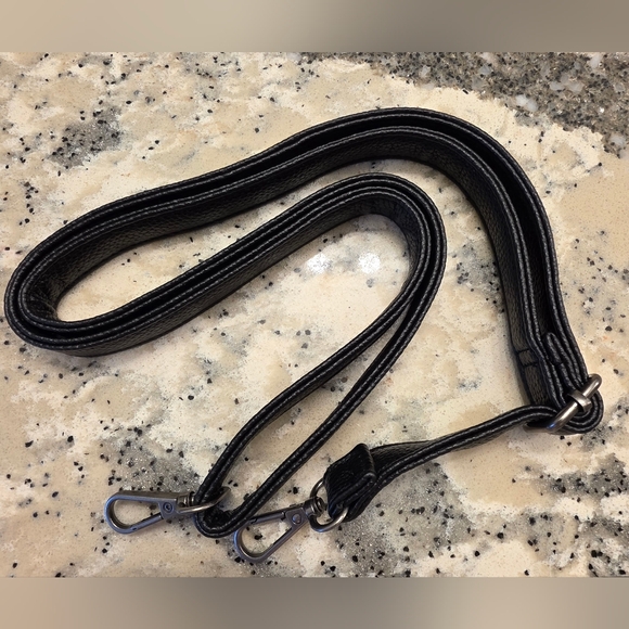 Ed Hardy Pink Skull Floral Hearts Women's Bag Satchel Crossbody NWT Retail $99 - Picture 11 of 15